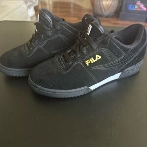 Fila Black Low-Top Sneakers with Yellow Logo Accent